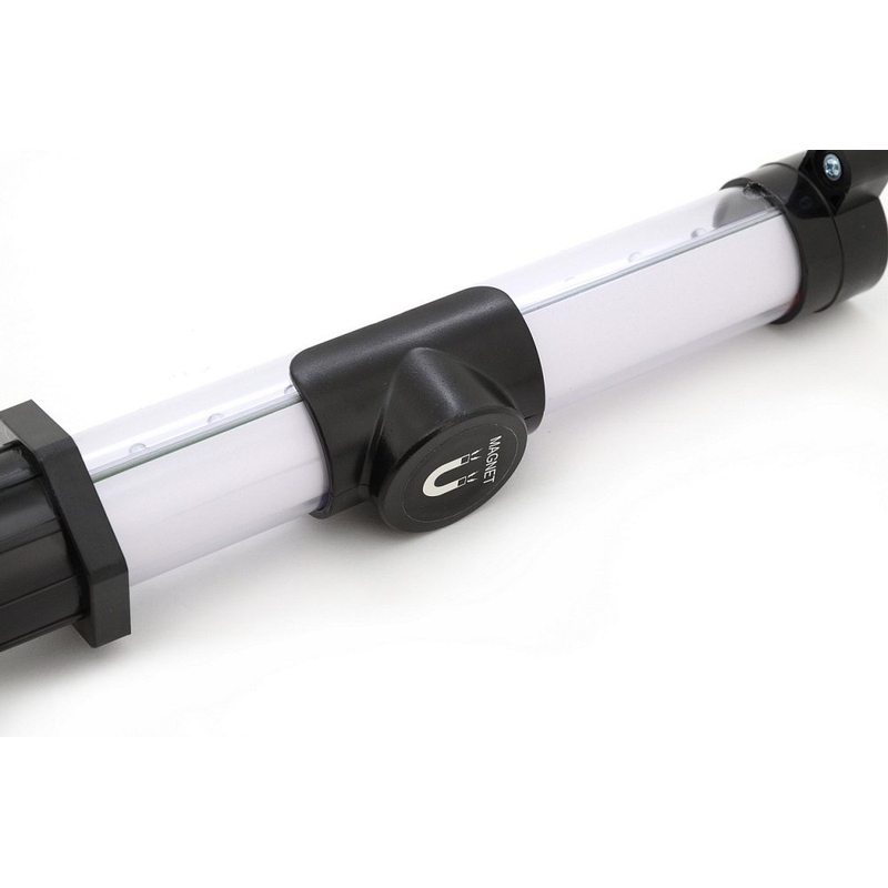 Montage de la lampe de poche 27+7LED rechargeable 12/220V Li-on 1200mAh