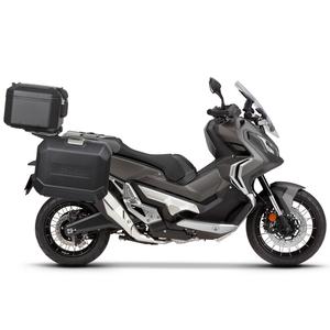 Kompletní sada černých hliníkových kufrů SHAD TERRA BLACK , 48L topcase 36L/36L boční kufry, včetně montážní sady a plotny SHAD HONDA X-ADV 750