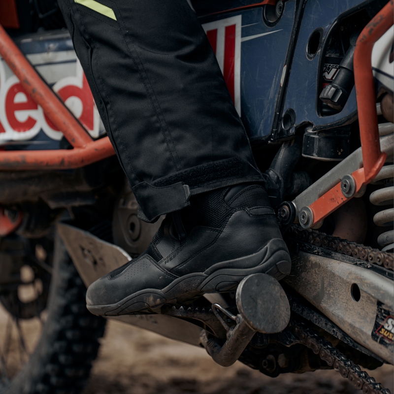 Bottes de moto noires Rebelhorn Compass soldes