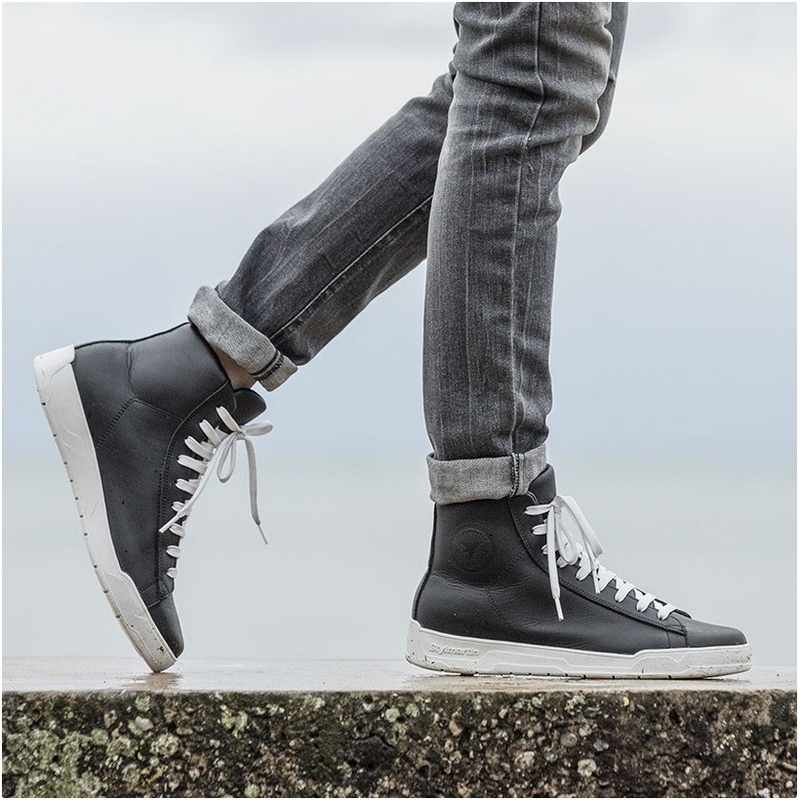 Bottes de moto Stylmartin Core noires et blanches