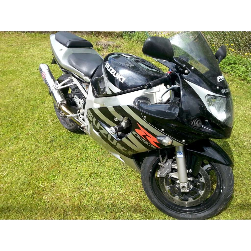 Suzuki GSX-R 750 (00-03) avec modification du carénage Gatling