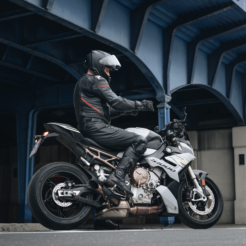 Veste de moto en cuir Veloce noir et rouge fluo de Rebelhorn