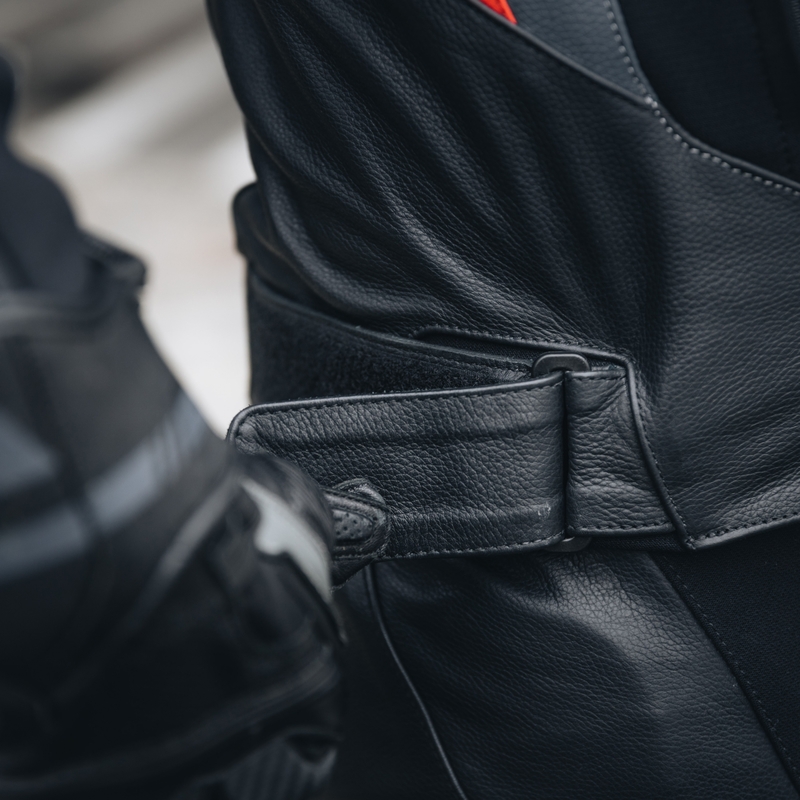Veste de moto en cuir Veloce noir et rouge fluo de Rebelhorn