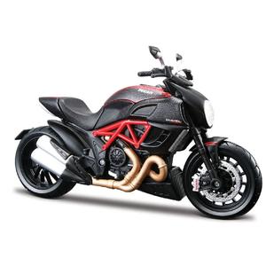 Modèle de Maisto Ducati Diavel Carbon 1:12