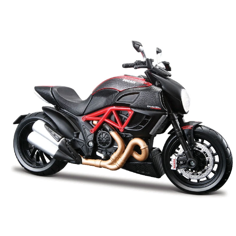 Modèle de Maisto Ducati Diavel Carbon 1:12