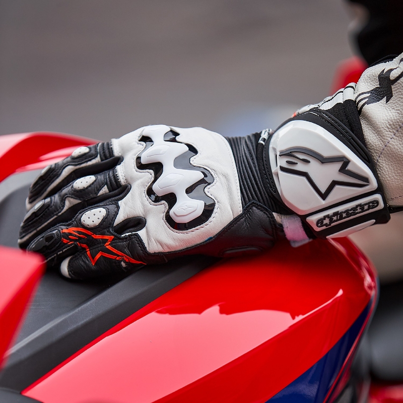 Gants moto Alpinestars GP PRO R 4 noir et blanc