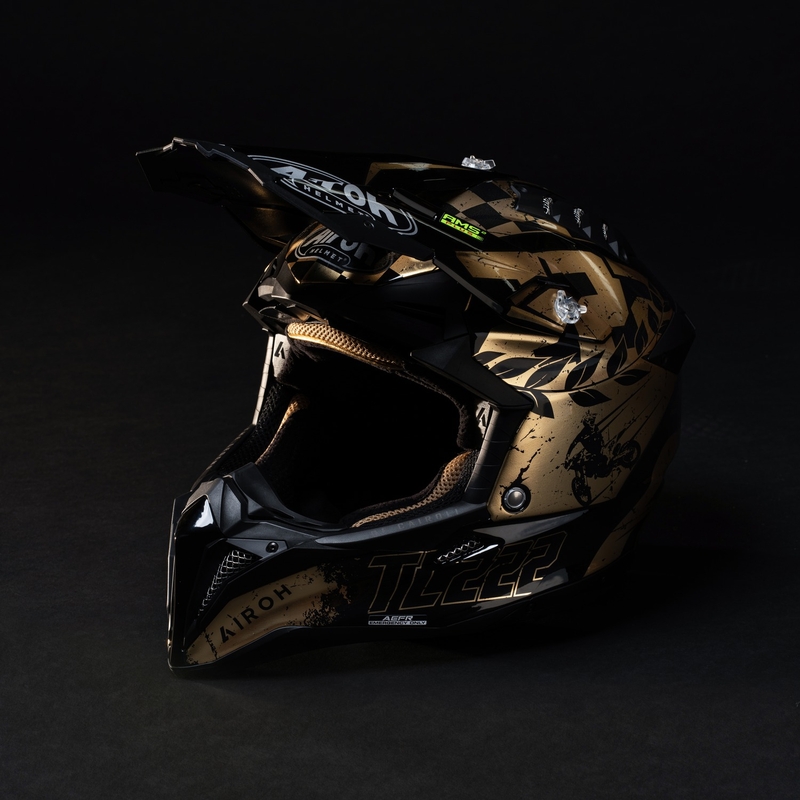 Casque cross Airoh Aviator 3.0 "TC 222 THE LEGEND" noir-or