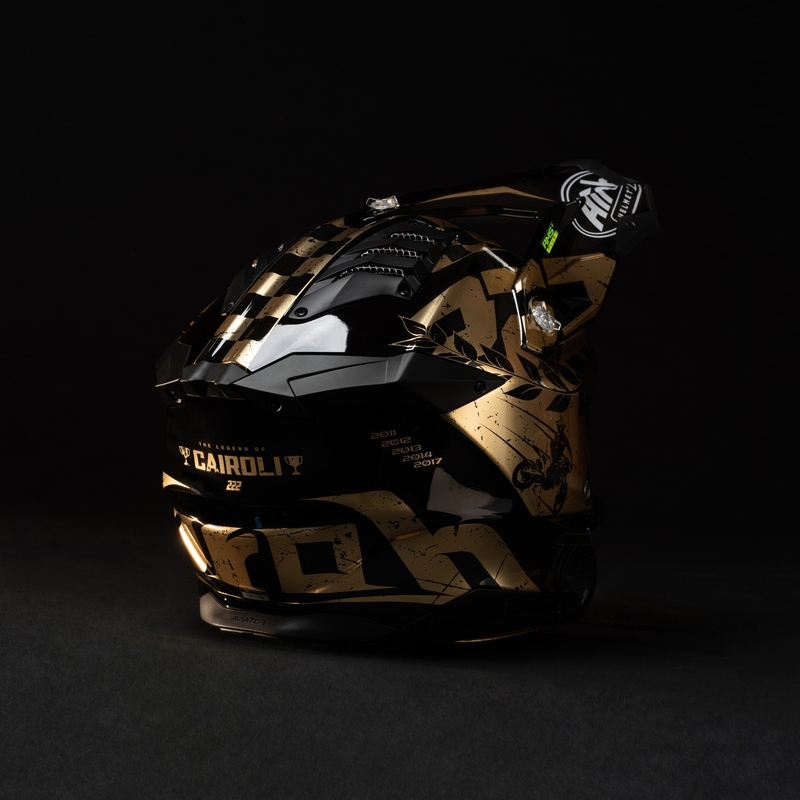 Casque cross Airoh Aviator 3.0 "TC 222 THE LEGEND" noir-or