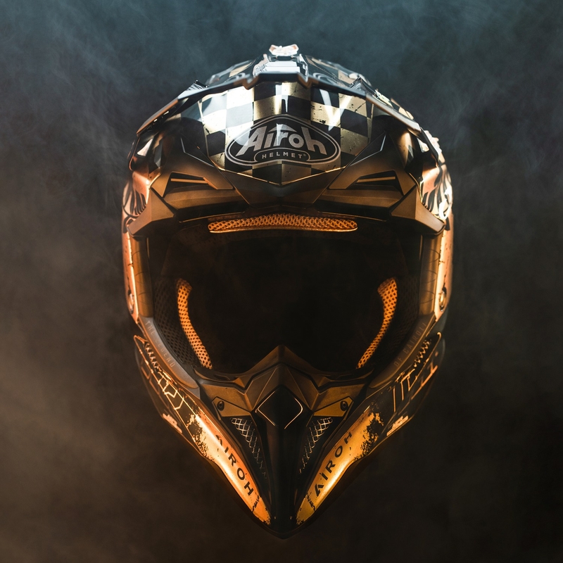 Casque cross Airoh Aviator 3.0 "TC 222 THE LEGEND" noir-or