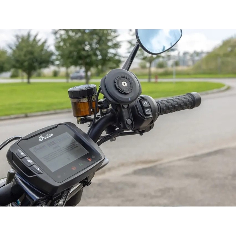 Base de montage d'embrayage de moto Quad Lock® montée dans le support de maître-cylindre de frein/embrayage