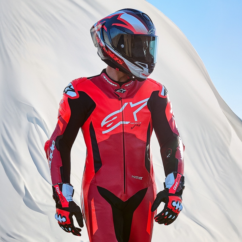 Combinaison moto Alpinestars GP Plus V4 Sprint en cuir, compatible Tech-Air, rouge fluo, blanc et noir