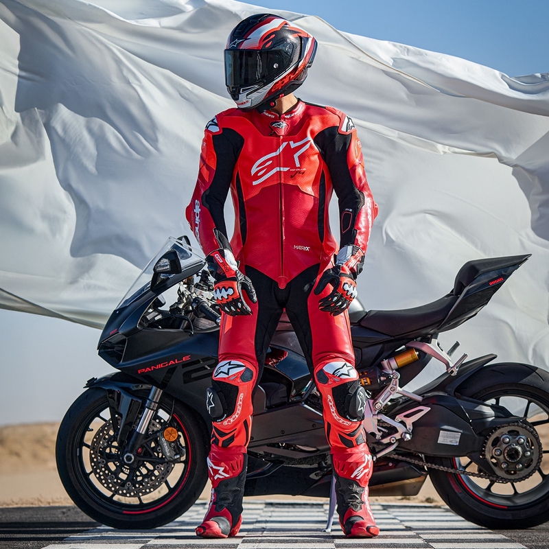 Combinaison moto Alpinestars GP Plus V4 Sprint en cuir, compatible Tech-Air, rouge fluo, blanc et noir