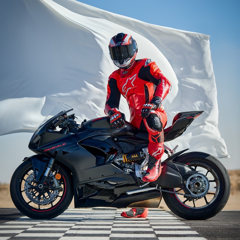 Combinaison moto Alpinestars GP Plus V4 Sprint en cuir, compatible Tech-Air, rouge fluo, blanc et noir