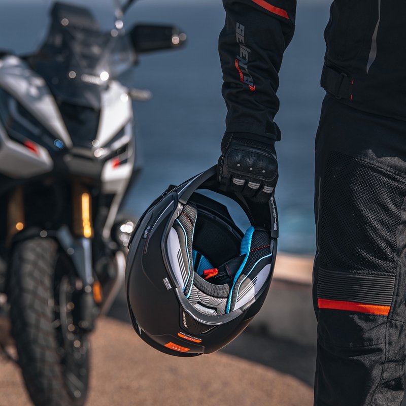 Casque jet avec masque MT Streetfighter SV S Solid A1 noir mat