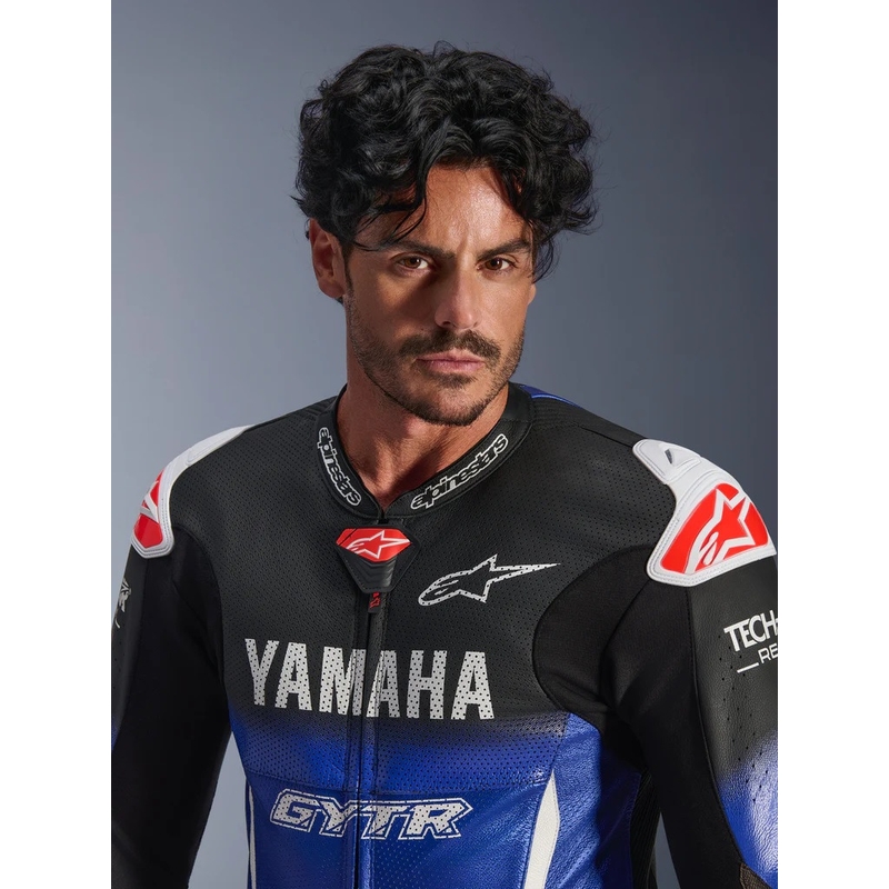 Combinaison de moto en cuir une pièce Alpinestars GP-R7 YAMAHA GYTR TECH-AIR, compatible avec les coloris bleu, noir, blanc et rouge.