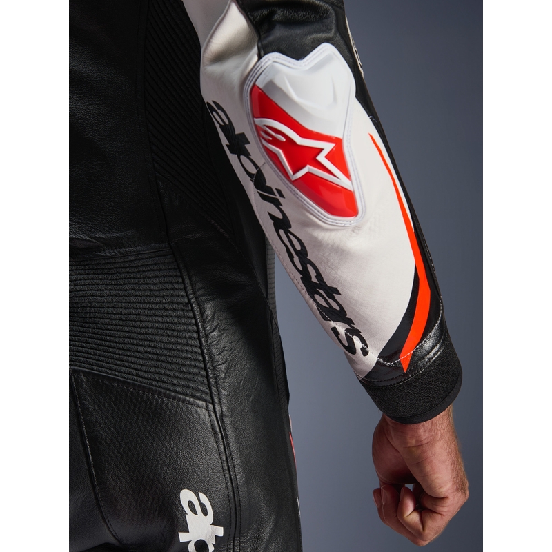 Combinaison de moto Alpinestars GP TECH V5 en cuir monobloc noir-blanc-rouge fluo