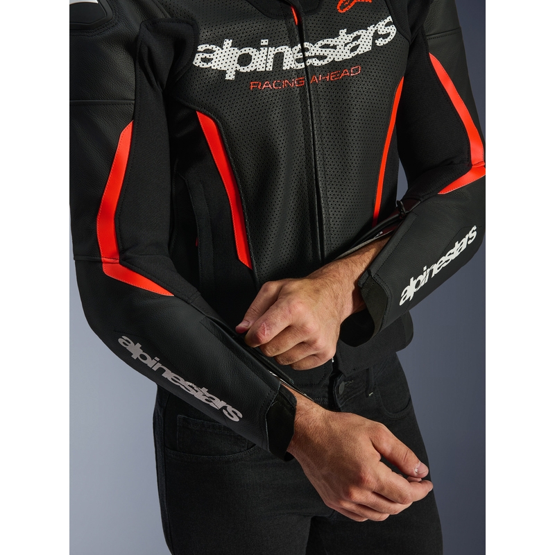 Blouson de moto en cuir Alpinestars GP Force V2 Airflow noir-rouge fluo-blanc
